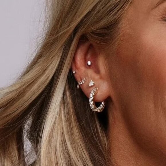 She's A Classic .75' Hoops NWT - Picture 3 of 4